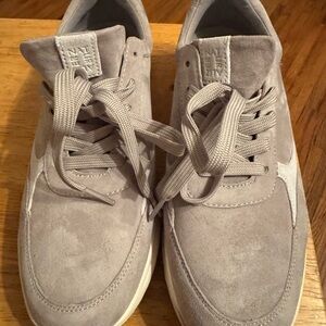 Naturalizer Women’s Light Gray Suede Sneakers